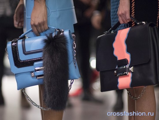Обувь и сумки из коллекции Versace осень-зима 2016-2017