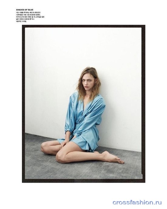 Саша Пивоварова в одежде Balenciaga на обложке февральского Vogue Корея