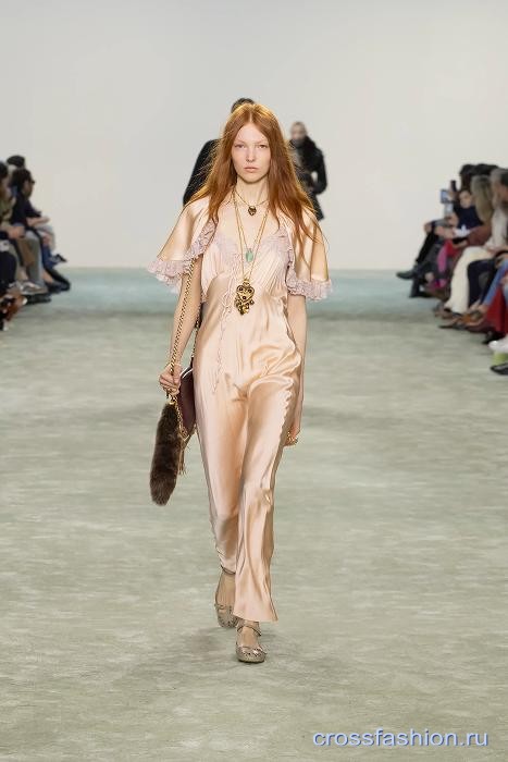 Chloe fall 2025 27