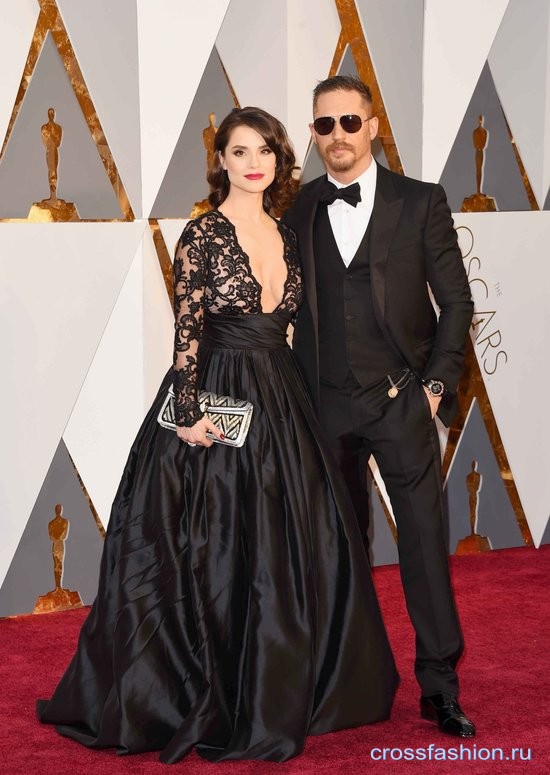 Оскар 2016 Красная ковровая дорожка платья Шарлотта Райли и Том Харди