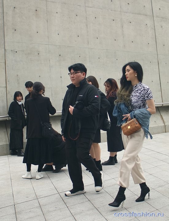 Street style Seoul Fashion week, march 2019. Стрит стайл Недели моды в Сеуле, день первый