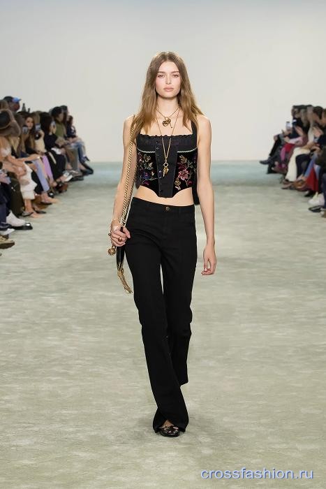 Chloe fall 2025 33
