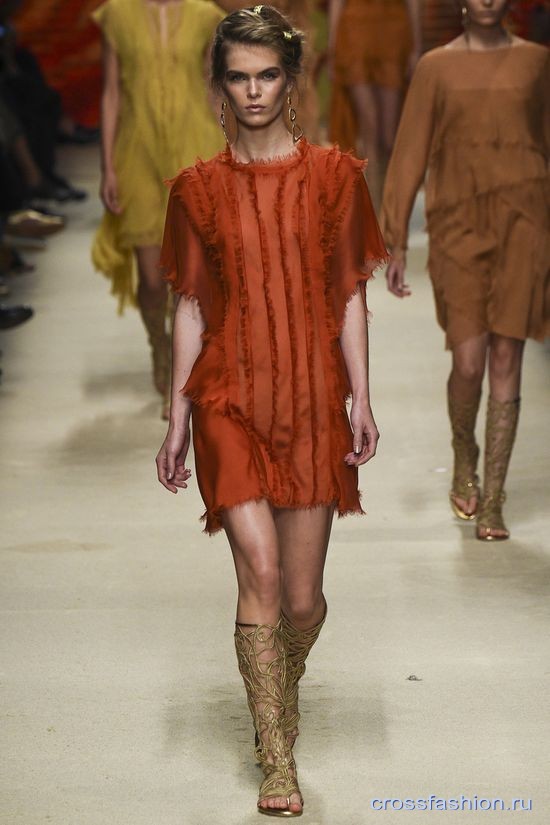 cf Alberta Ferretti ss 2016 45