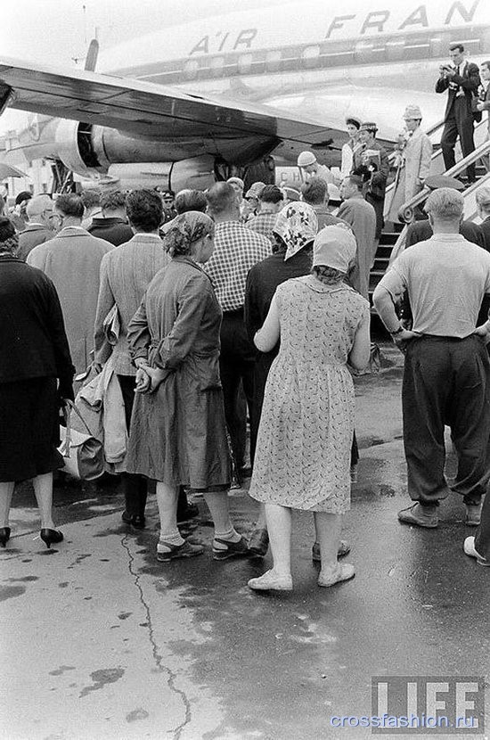 Фотосессия моделей Кристиан Диор на улицах Москвы июнь 1959 год