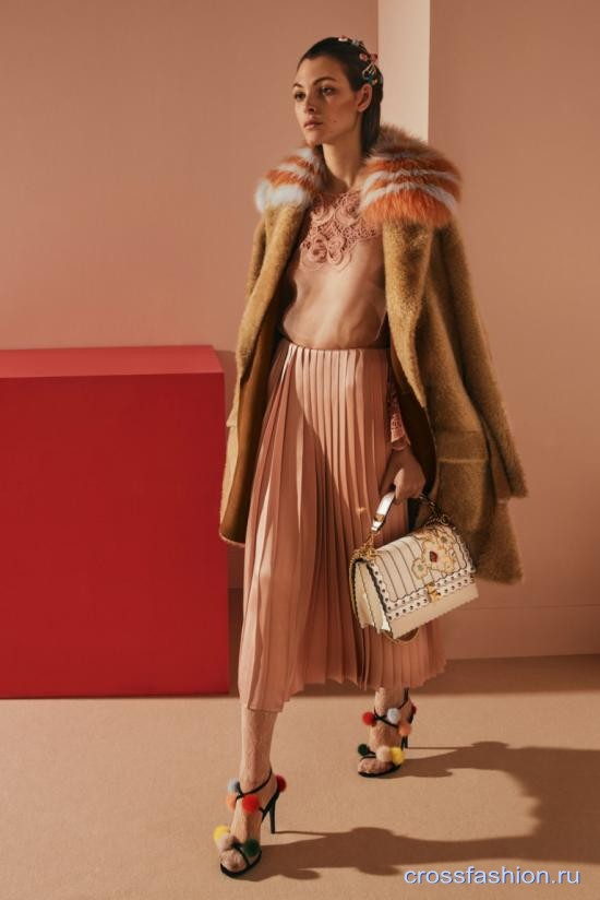 Fendi коллекция pre-fall осень-зима 2017-2018