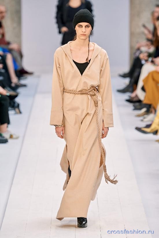 Max Mara fall 2020 40