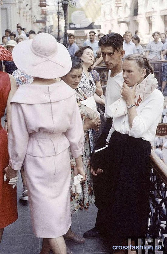 Фотосессия моделей Кристиан Диор на улицах Москвы июнь 1959 год