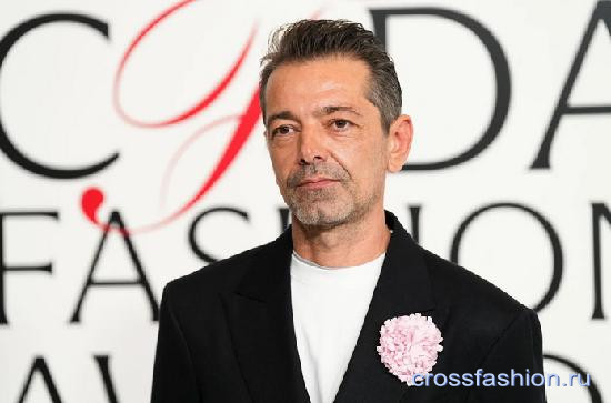 piter-myule-naznachen-kreativnym-direktorom-versace