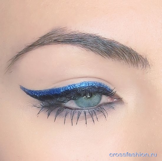 Голубые тени и карандаши в макияже 2016
