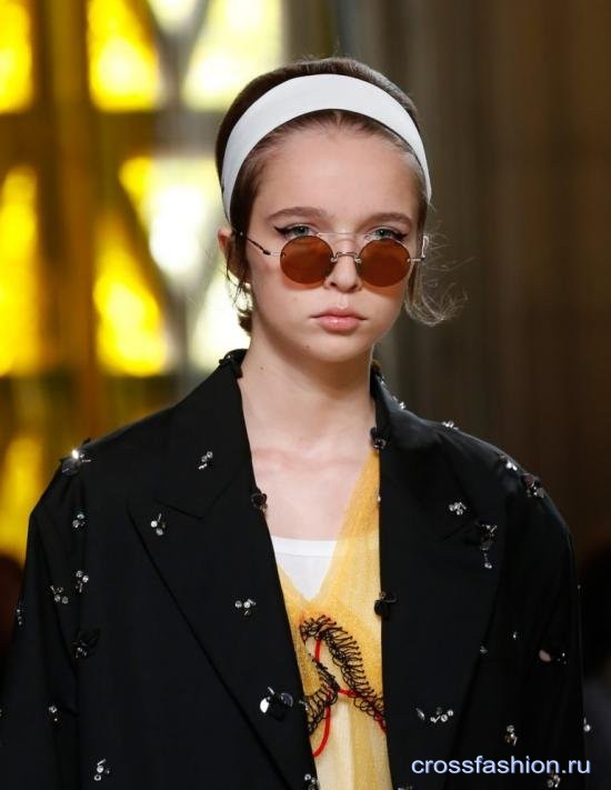 Солнцезащитные очки весна-лето 2018: актуальные модели с подиумов и street style