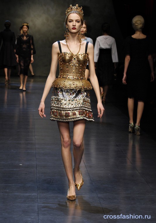 dolce-and-gabbana-fw-2014-women-fashion-show-runway-39