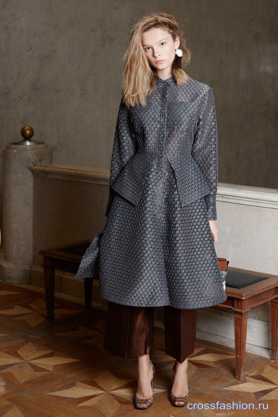 Alena Akhmadullina pre fall 2016 1