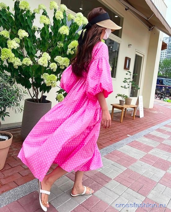 Розовый  цвет в коллекциях одежды корейских брендов