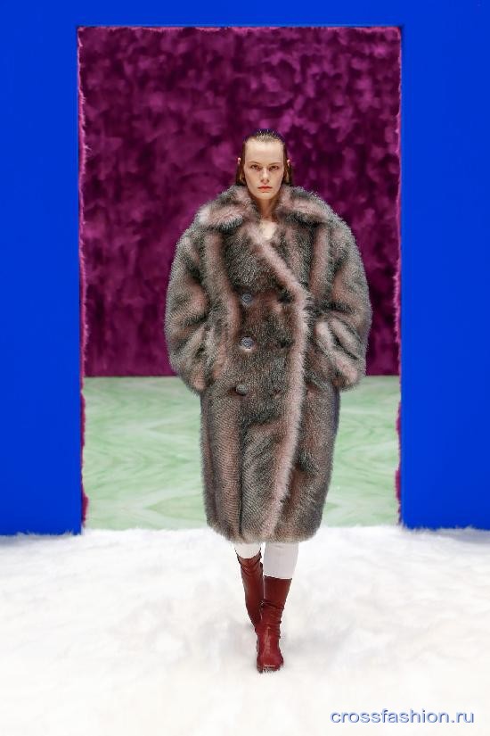 Prada fall 2021 2022 29