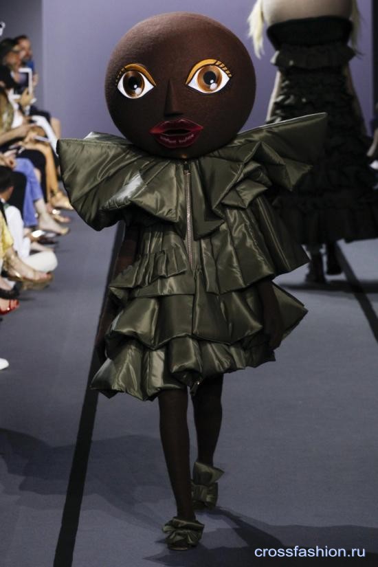 Модные пуховики, бомберы и жилеты в коллекции Viktor & Rolf Couture осень-зима 2017