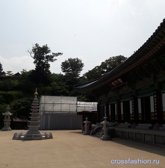 Южная Корея Буддийский храмовый комплекс Наксанса на побережье Восточного моря