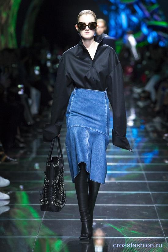 Balenciaga коллекция женской одежды весна-лето 2019