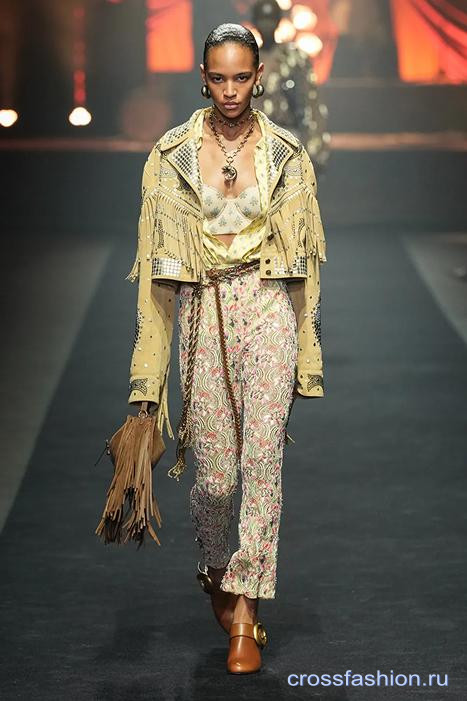Etro 4