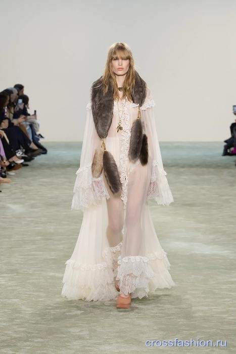 Chloe fall 2025 2