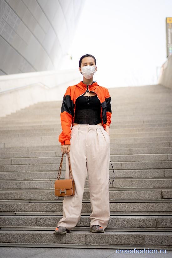 Street Style Недели моды в Сеуле, март 2021