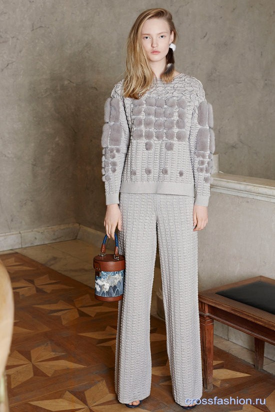 Alena Akhmadullina pre fall 2016 13