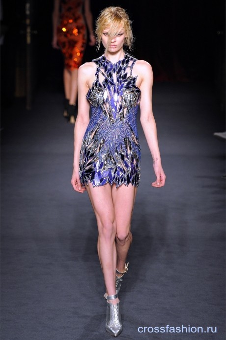 1373623232 julien macdonald collection autumn winter 2013 2014 09