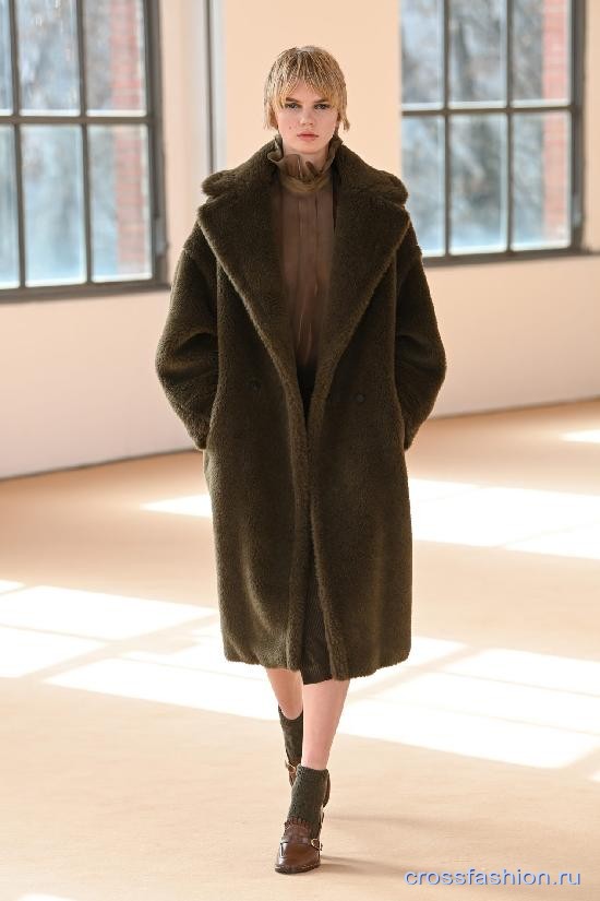 Max Mara fall 2021 28