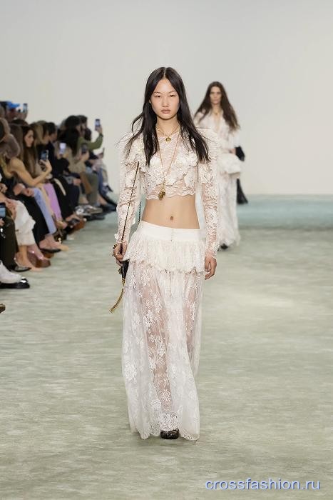 Chloe fall 2025 36