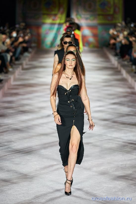 Versace ss 2022 80