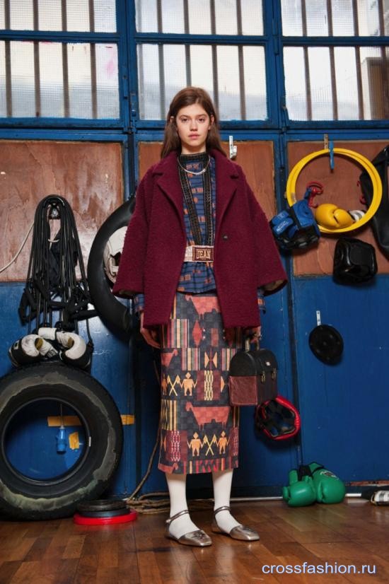 Современные многослойность в коллекции Stella Jean pre-fall осень-зима 2017-2018