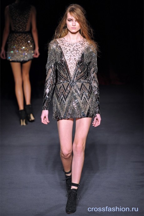 1373623130 julien macdonald collection autumn winter 2013 2014 06