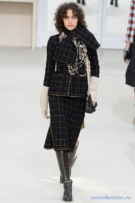 Chanel fw 2016 2017 30