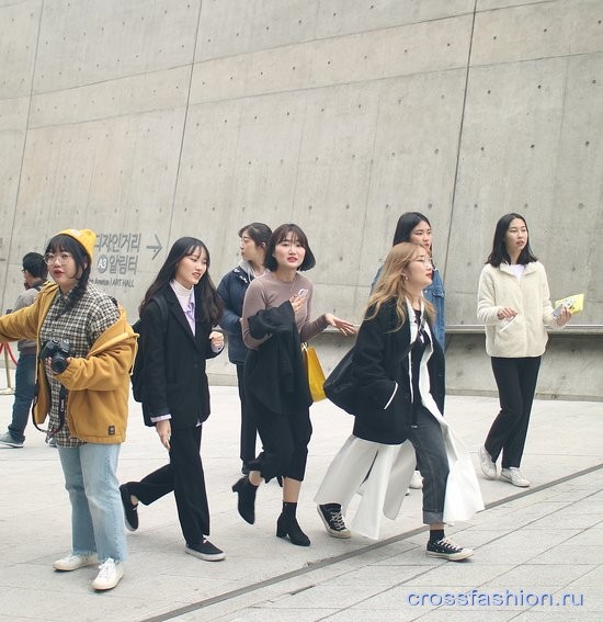 Street style Seoul Fashion week, march 2019. Стрит стайл Недели моды в Сеуле, день первый