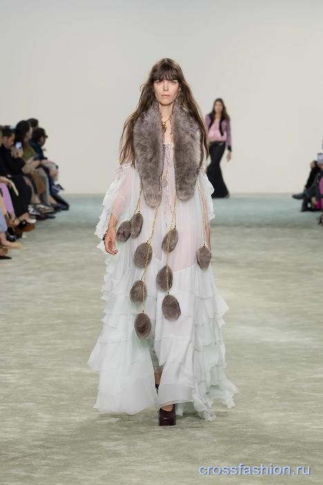 Chloe fall 2025 9