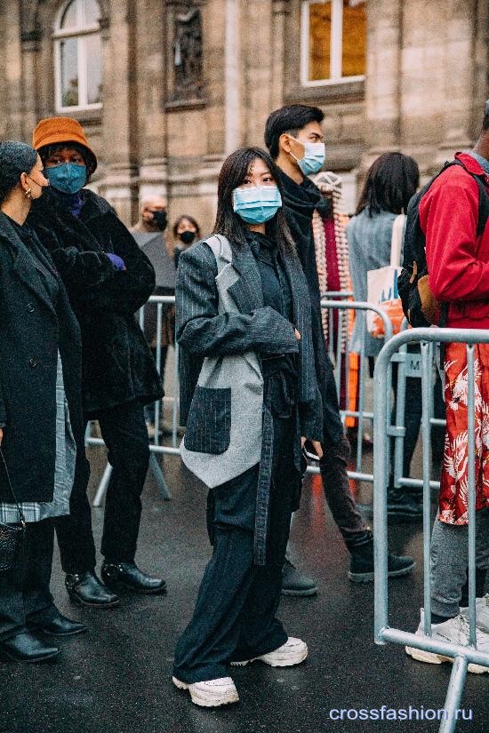 Paris street style ss 2021 4