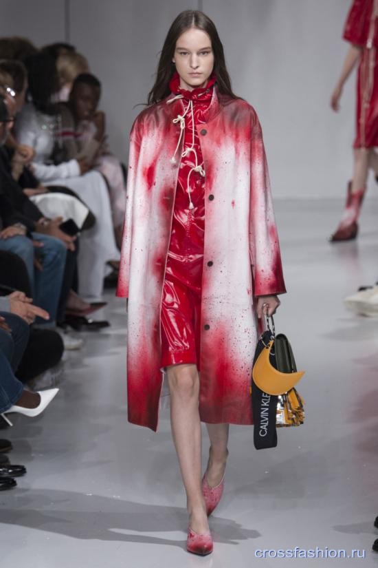 Calvin Klein коллекция женской одежды весна-лето 2018: Пластик и сетка