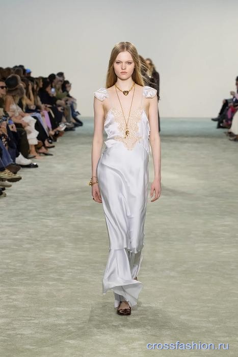 Chloe fall 2025 20