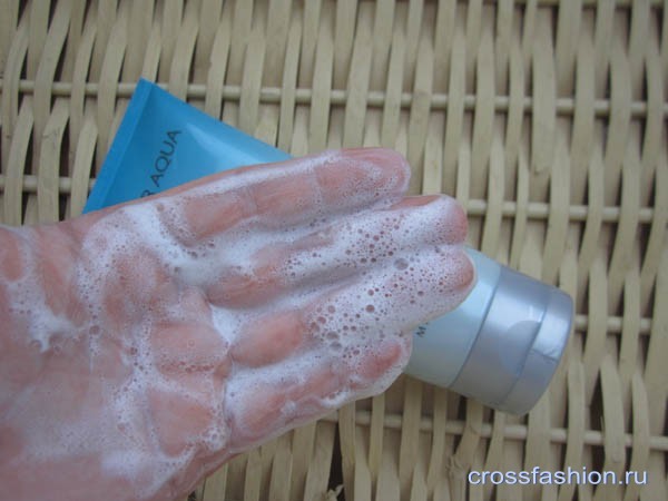 Missha Super Aqua Refreshing Cleansing Foam.