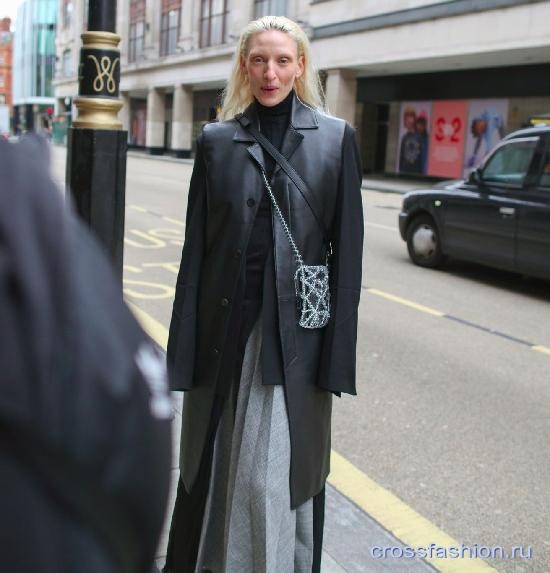 London fashion week 2022 35