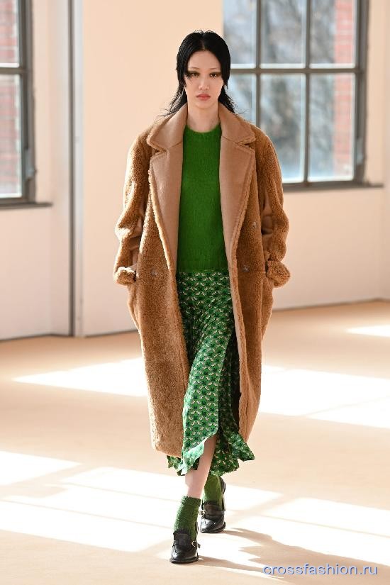 Max Mara fall 2021 21