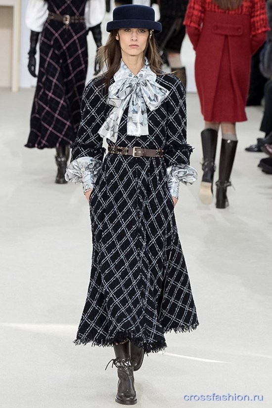 Chanel fw 2016 2017 25