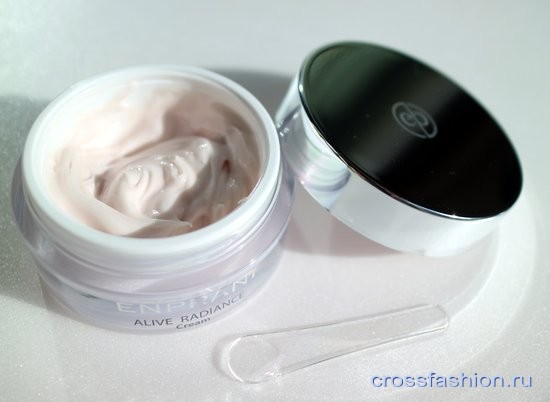 Enprani Alive Radiance Cream Антивозрастной крем со светоотражающими частицами