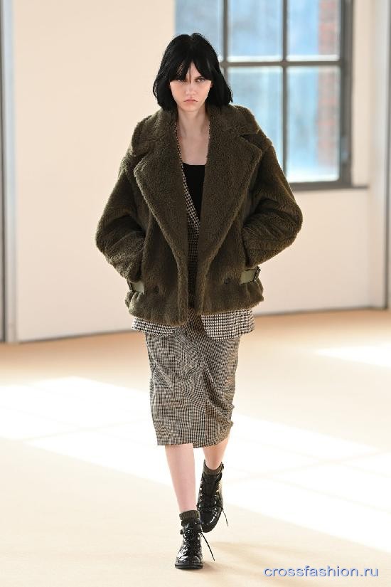 Max Mara fall 2021 12