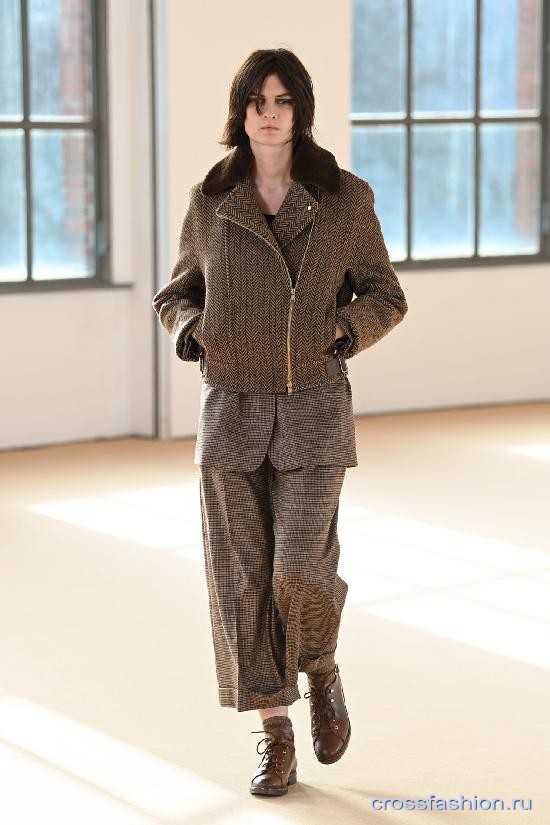 Max Mara fall 2021 17