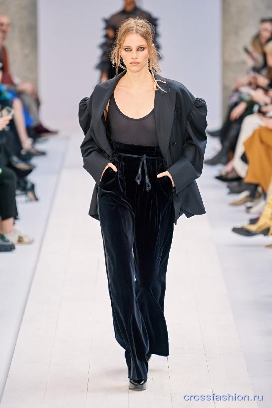 Max Mara fall 2020 43