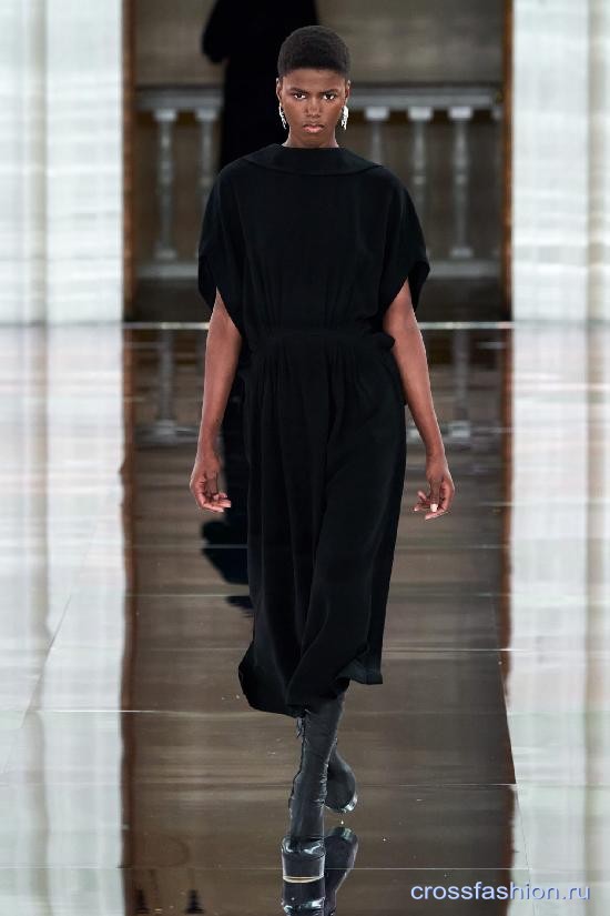 Victoria Beckham fall 2020 38