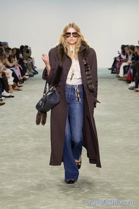 Chloe fall 2025 22