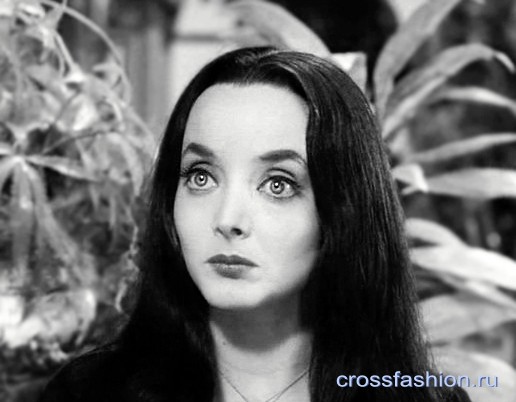 Morticia-Addams-addams-family-12358775-516-402