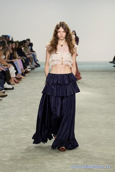 Chloe fall 2025 43