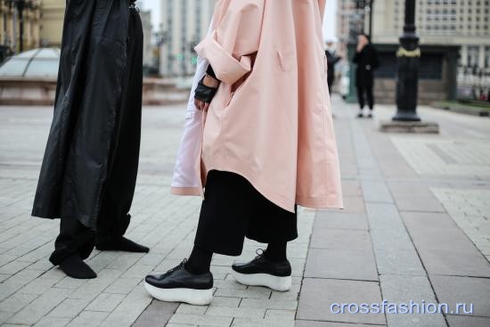 Street style первого дня недели моды в Москве, 13 октября 2016